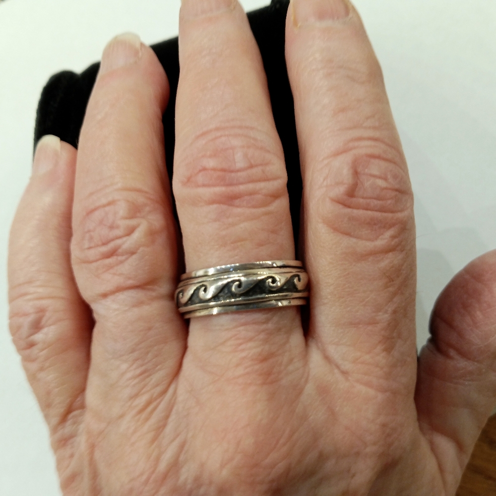 Sterling Silver 925 Unisex Spinner Fidget Wave Ring - Picture 3 of 3